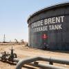 Brent Crude Stabilizes Near Sixty Dollars Amid Sanctions and Global Glut